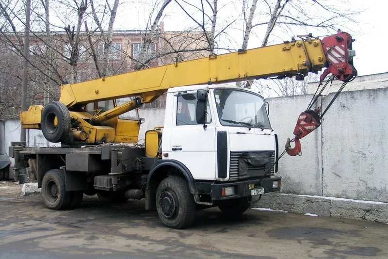 Автокран ЗАВОД ДОРОЖНОГО О… Завод дорожного оборудования КДМ Камаз 43253