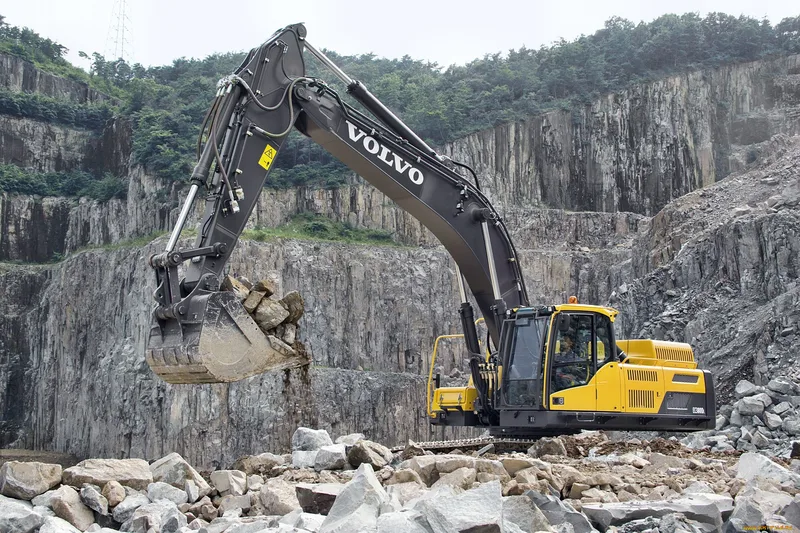 Гусеничный экскаватор Volvo EC380D