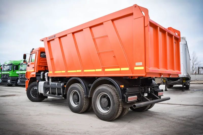 Самосвал Камаз 6520