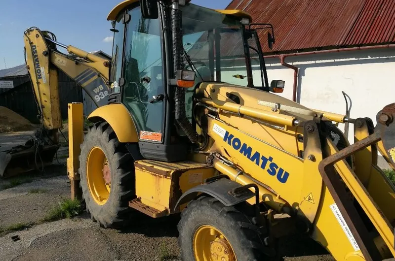 Экскаватор-погрузчик Komatsu 93