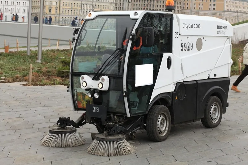 Подметально-уборочная машина Bucher CityCat 1000