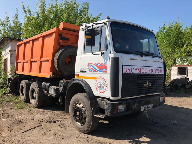 Самосвал МАЗ 5516