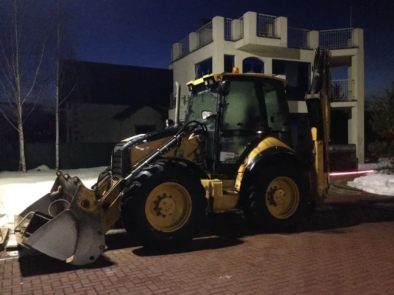 Экскаватор-погрузчик 
                                                        Komatsu                                                     wb97s
