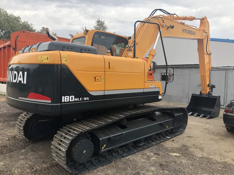 Гусеничный экскаватор 
                                                        Hyundai                                                     Robex 180NLC-9S