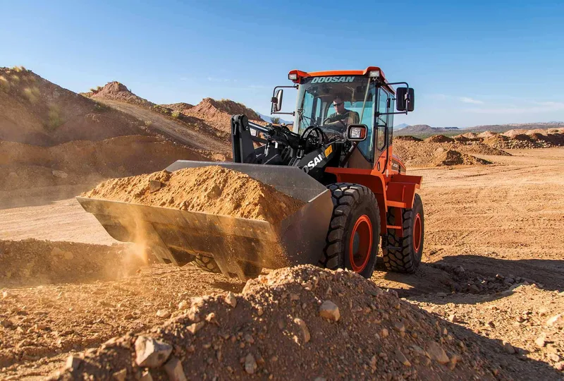 Фронтальный погрузчик DOOSAN DL200A