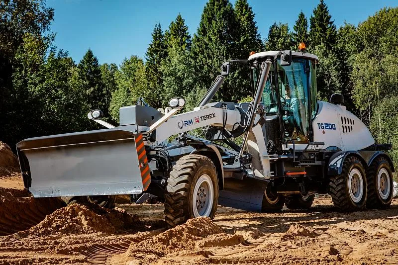 Тяжелый автогрейдер TEREX TG 200