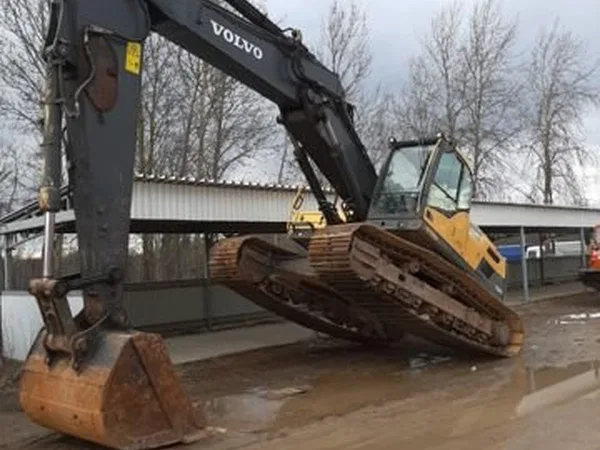 Гусеничный экскаватор Volvo EC300DL