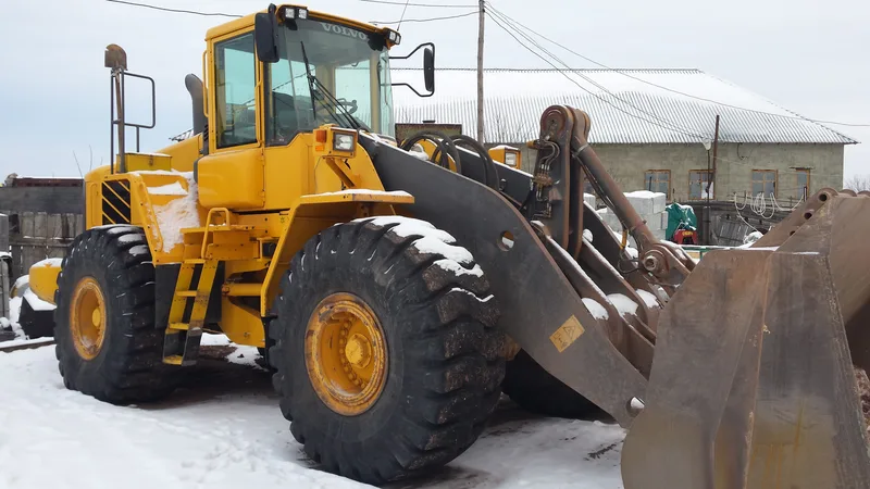 Фронтальный погрузчик Volvo L180E