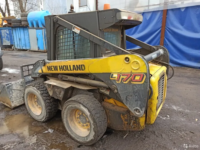 Услуги Bobcat S175 с ковшом, вилами (г/п 1,1т.)