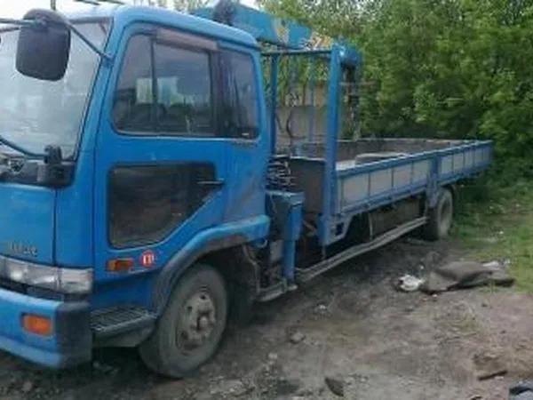 Бортовой грузовик с КМУ Nissan Diesel