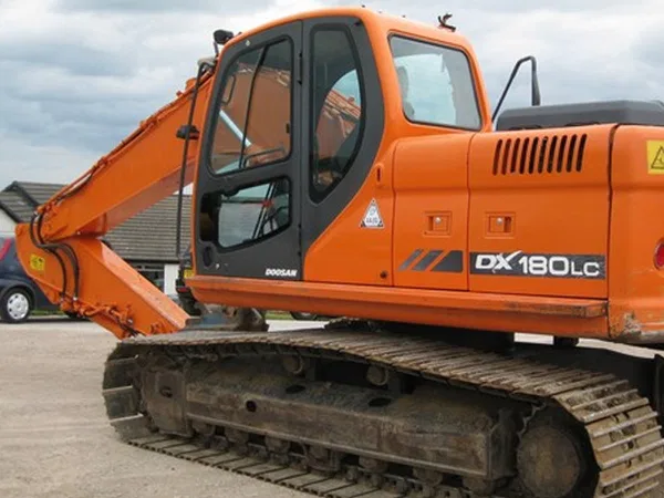Гусеничный экскаватор Doosan DX 180LC