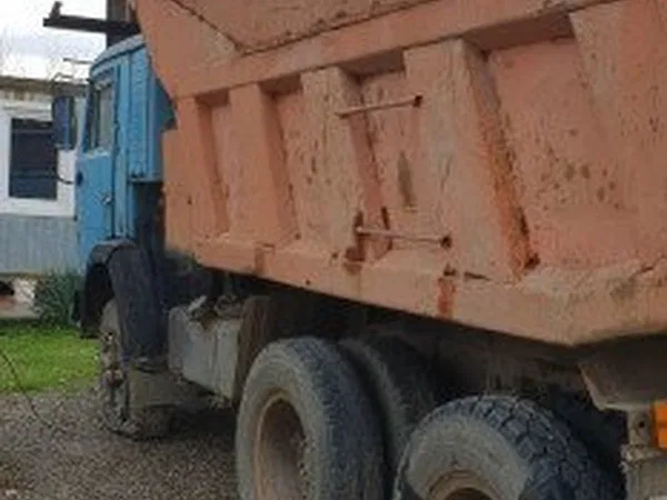 Самосвал КамАЗ