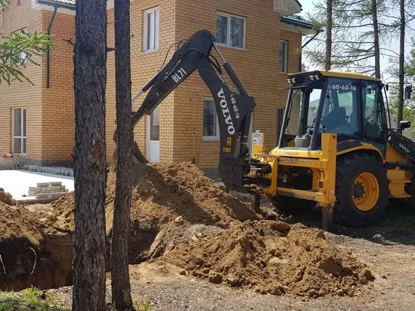 Услуги трактора аренда экскаватора-погрузчика