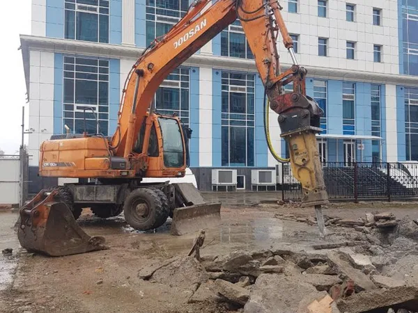Аренда полноповоротного колёсного экскаватора