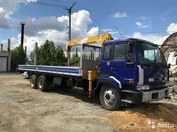 Бортовой грузовик с КМУ Nissan Diesel