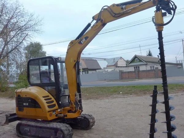 Бурение до 4 х метров. Миниэкскаватор ковш 30.40.6