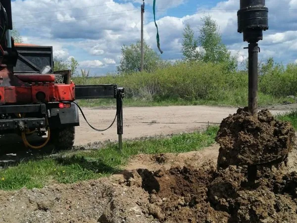 Ямобур вездеход, закручиваем сваи
