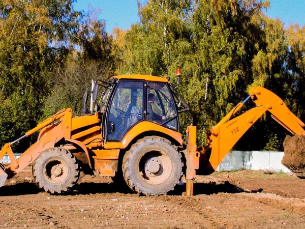 Услуги экскаватора JCB