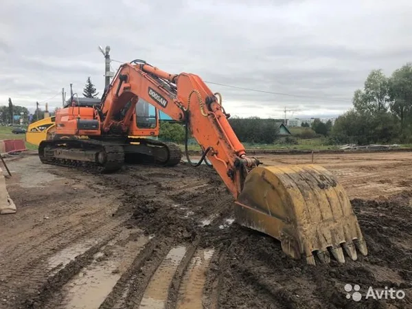 Гусеничный экскаватор Doosan DX 300