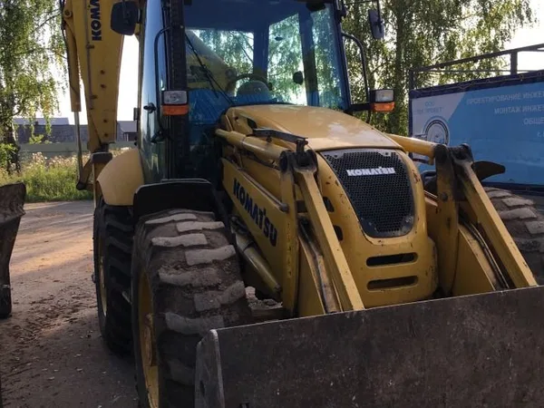 Экскаватор-погрузчик komatsu