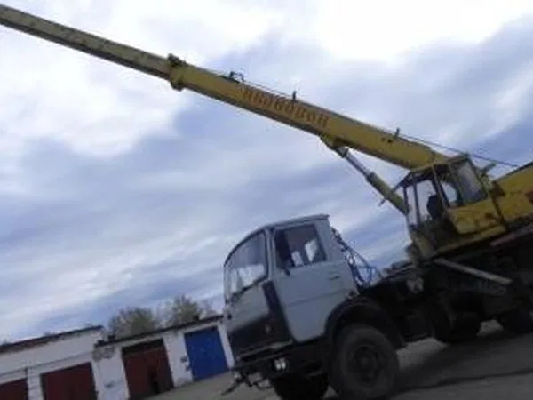 Автокран Ивановец КС-3577-2 на шасси МАЗ