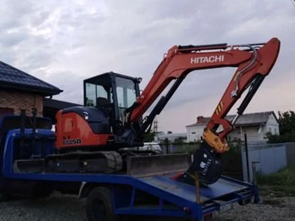 Мини-экскаватор Hitachi Zaxis 65 USB