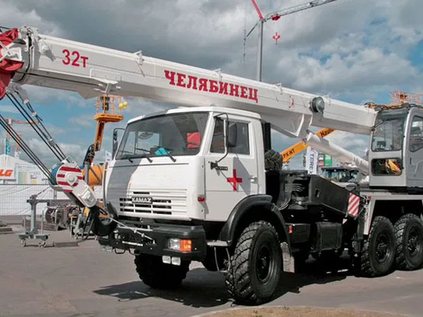 Автокран 32 тонны, вездеход