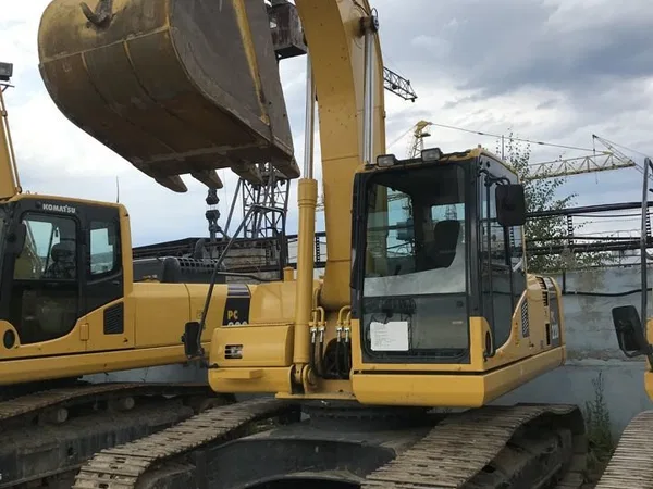 Аренда гусеничного экскаватора Komatsu PC220LC-8