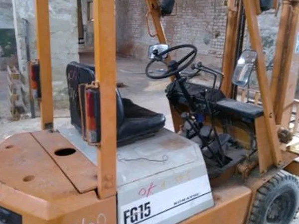 Вилочный погрузчик Komatsu FG15