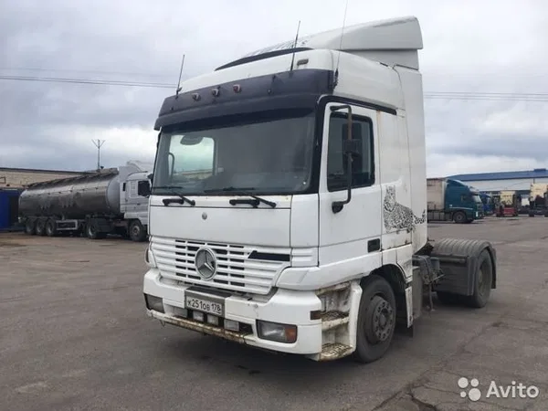 Седельный тягач Mercedes-Benz Actros 1840