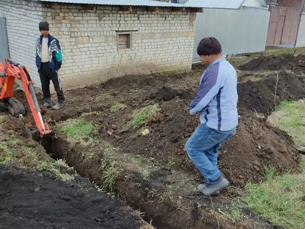Аренда услуги миниэкскаватора