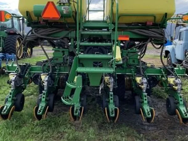 Сеялка John Deere