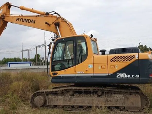 Гусеничный экскаватор Hyundai 210 NLC-9