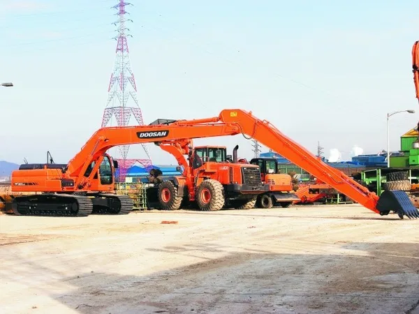 Гусеничный экскаватор Doosan DX 300LCA SLR