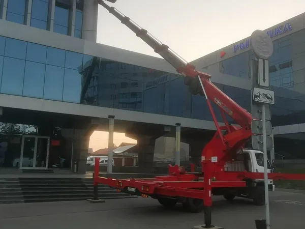Автовышка и автоплатформа