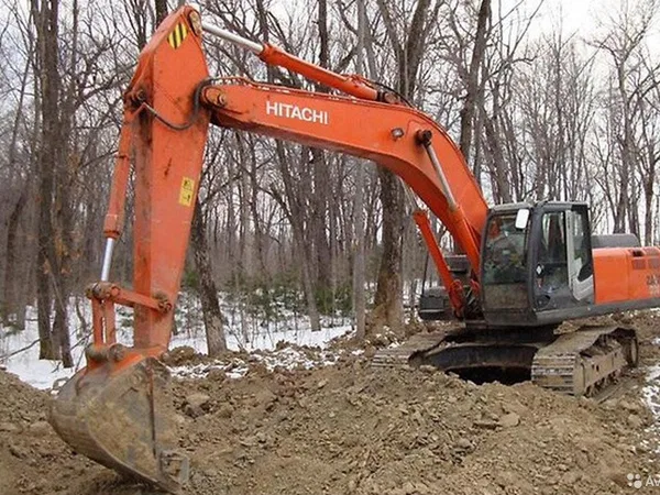 Экскаватор гусеничный Hitachi 200, болотоход