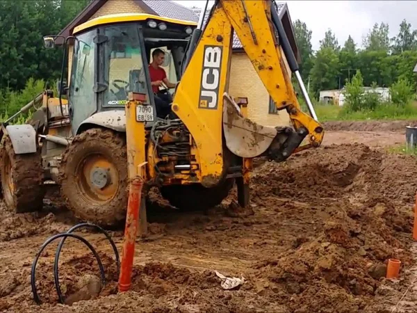 Аренда экскаватора погрузчика