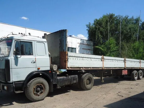 Бортовой полуприцеп