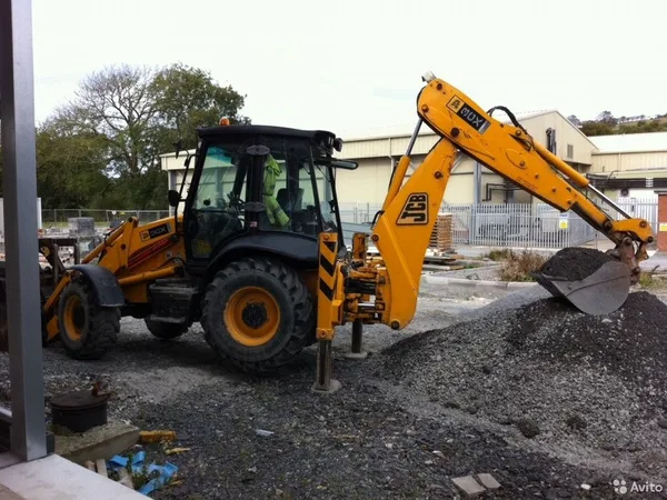 Предлагаю услуги экскаватора погрузчика JCB 3CX