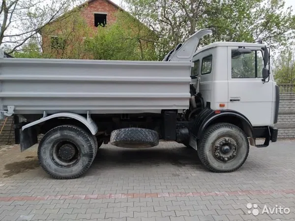 Самосвал МАЗ 5551