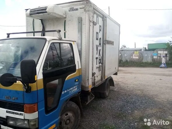 Рефрижераторный фургон Isuzu ELF