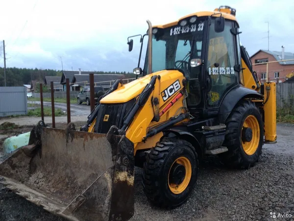 Экскаватор - погрузчик JCB