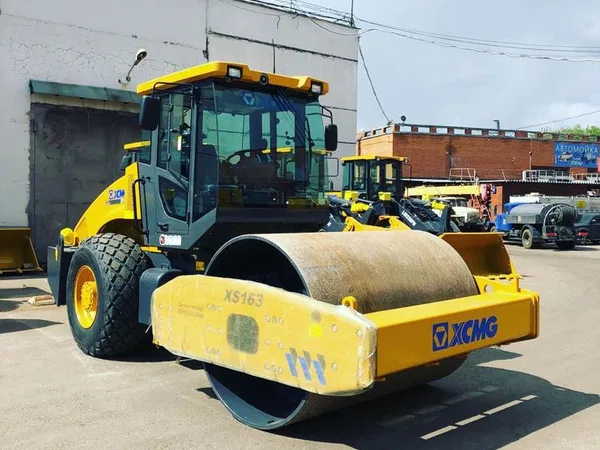 Аренда грунтового вибрационного катка xcmg XS163