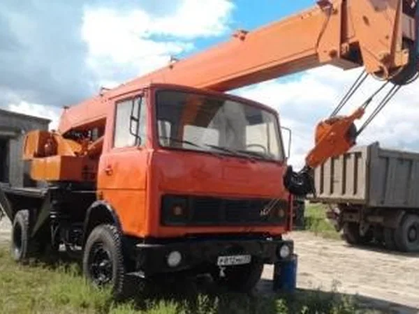 Автокран МАЗ 5337