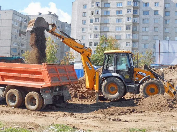 Экскаватор- погрузчик JCB