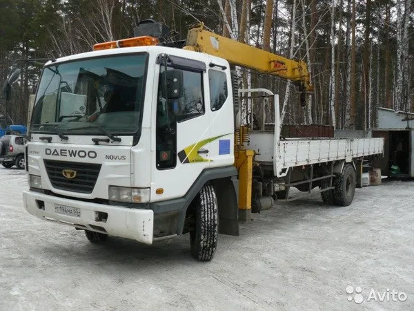 Бортовой грузовик с КМУ Daewoo Ultra Novus