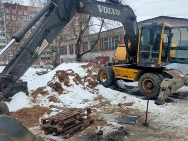 Аренда колесного полноповоротного экскаватора