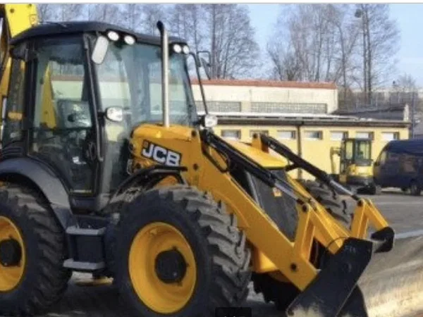 Трактор Экскаватор-погрузчик JCB