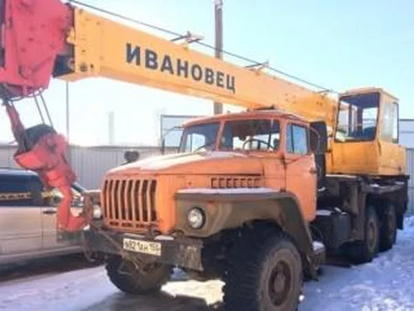 Автокран Ивановец КС-3574 на шасси УРАЛ
