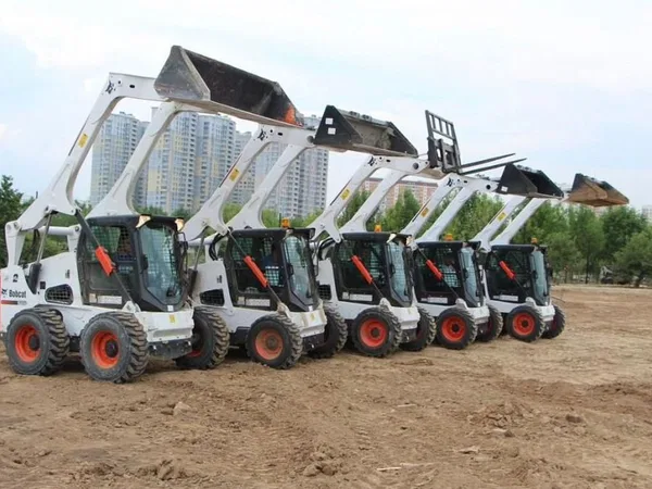 Услуги / Аренда мини-погрузчика Bobcat, Бобкет